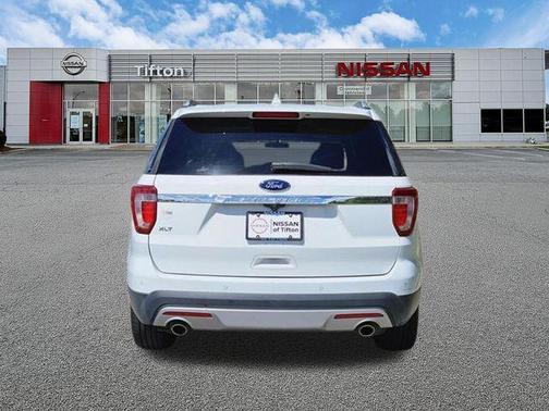 Oxford White 2017 Ford Explorer XLT