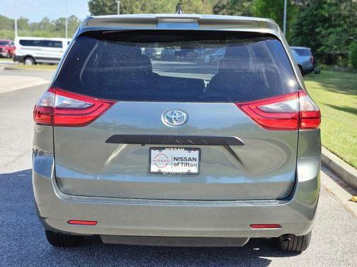 2020 Toyota Sienna L