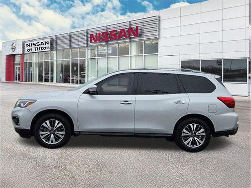 2020 Nissan Pathfinder SV