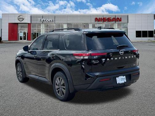 Black 2024 Nissan Pathfinder SV