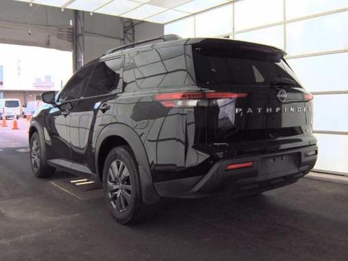 Black 2024 Nissan Pathfinder SV