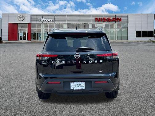 Black 2024 Nissan Pathfinder SV