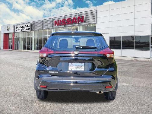 Super Black 2023 Nissan Kicks S