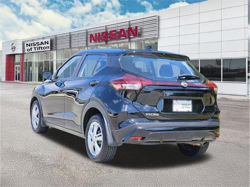 Super Black 2023 Nissan Kicks S