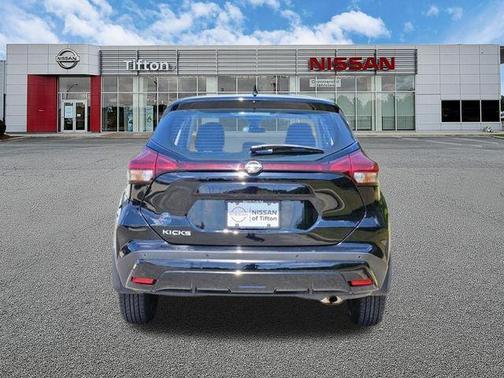 Super Black 2023 Nissan Kicks S