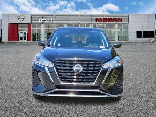 Super Black 2023 Nissan Kicks S