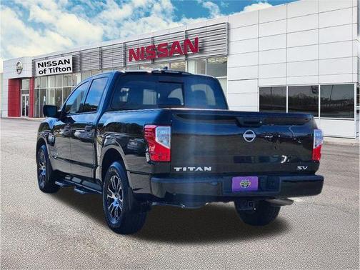 2023 Nissan Titan SV