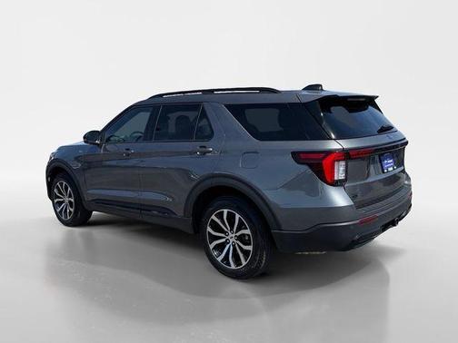 Gray Metallic 2025 Ford Explorer ST-Line