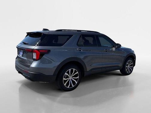 Gray Metallic 2025 Ford Explorer ST-Line