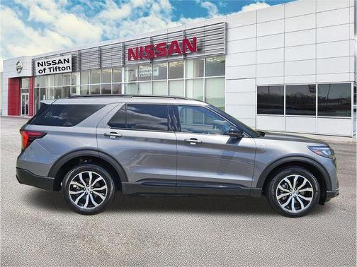 Gray Metallic 2025 Ford Explorer ST-Line