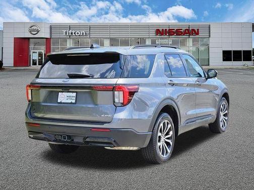 Gray Metallic 2025 Ford Explorer ST-Line