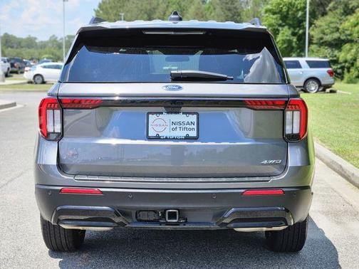 Gray Metallic 2025 Ford Explorer ST-Line