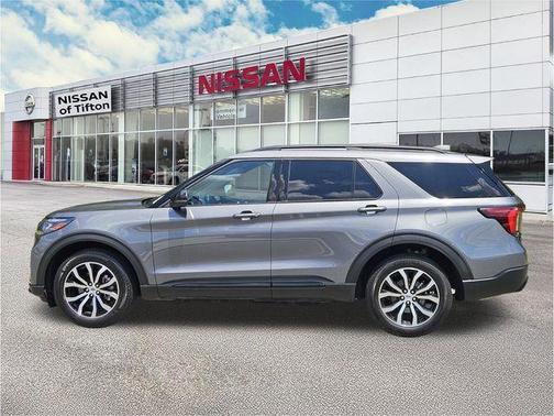 Gray Metallic 2025 Ford Explorer ST-Line