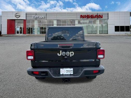 Black Clearcoat 2023 Jeep Gladiator Overland