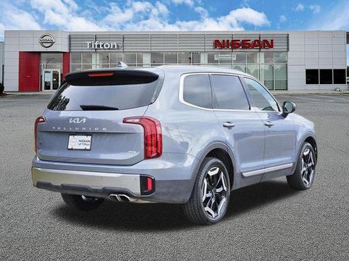 Silver 2025 Kia Telluride S