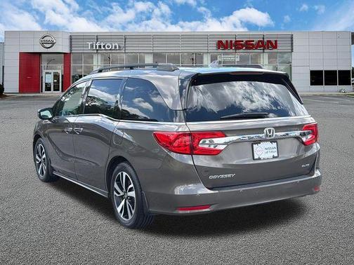 Modern Steel Metallic 2018 Honda Odyssey Elite