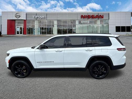 Bright White Clearcoat 2023 Jeep Grand Cherokee L Laredo