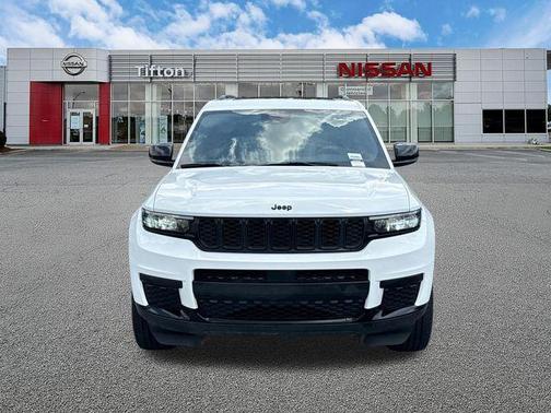 Bright White Clearcoat 2023 Jeep Grand Cherokee L Laredo