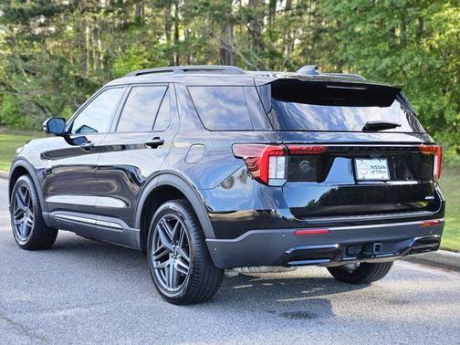 Black Metallic 2025 Ford Explorer ST-Line