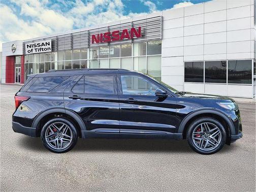 Black Metallic 2025 Ford Explorer ST-Line