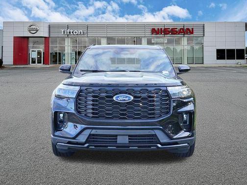 Black Metallic 2025 Ford Explorer ST-Line
