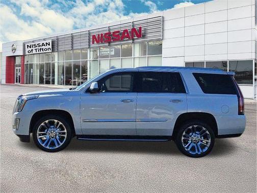 2017 Cadillac Escalade Luxury