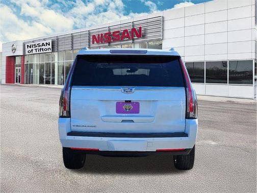 2017 Cadillac Escalade Luxury