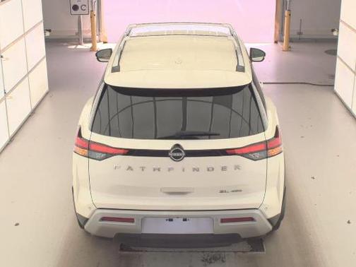 White 2024 Nissan Pathfinder SL
