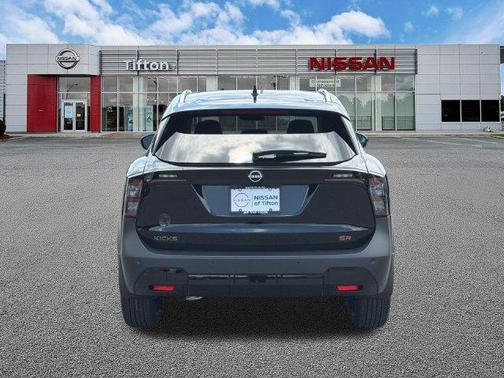 Super Black 2026 Nissan Kicks SR