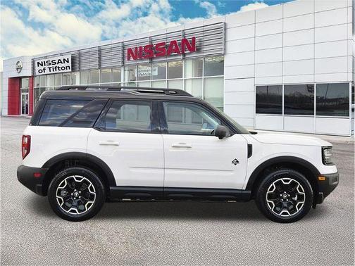 Oxford White 2025 Ford Bronco Sport Outer Banks