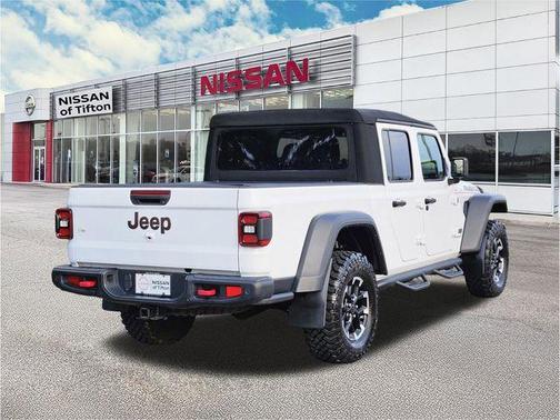 Bright White Clearcoat 2024 Jeep Gladiator Rubicon