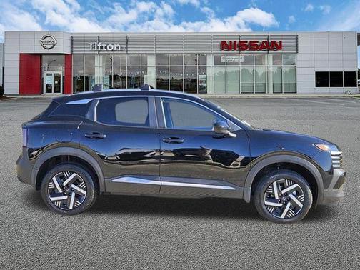 Super Black 2026 Nissan Kicks SV
