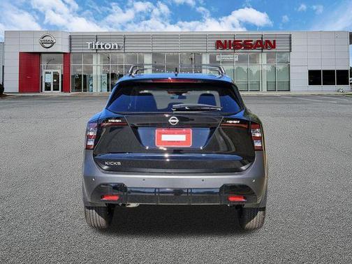 Super Black 2026 Nissan Kicks SV