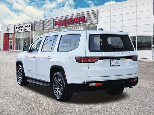 Bright White Clearcoat 2024 Jeep Wagoneer Series II