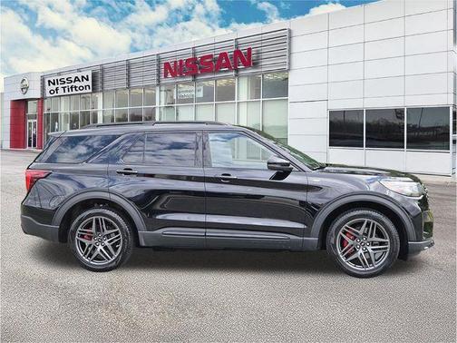 Black Metallic 2025 Ford Explorer ST-Line