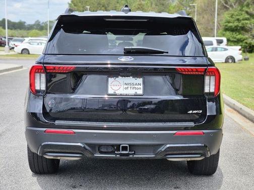 Black Metallic 2025 Ford Explorer ST-Line
