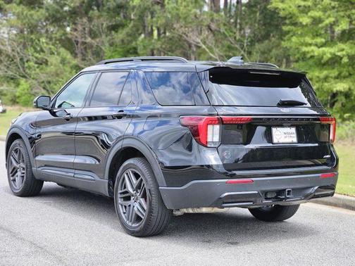 Black Metallic 2025 Ford Explorer ST-Line
