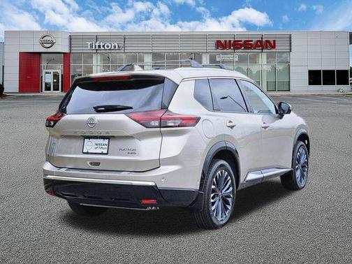 Champagne Silve 2026 Nissan Rogue Platinum