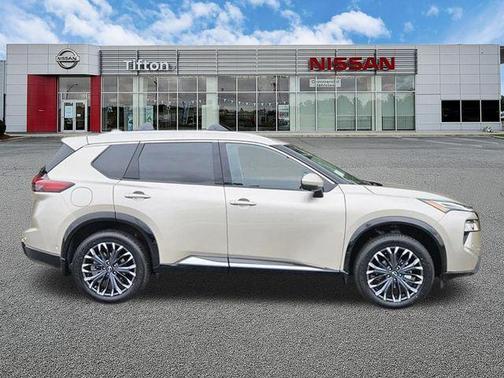 Champagne Silve 2026 Nissan Rogue Platinum