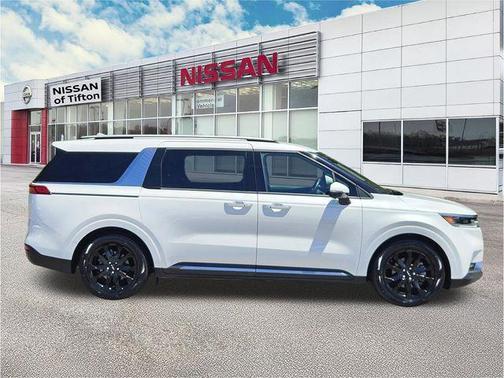 Snow White Pearl 2024 Kia Carnival SX