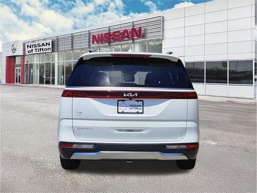 Snow White Pearl 2024 Kia Carnival SX