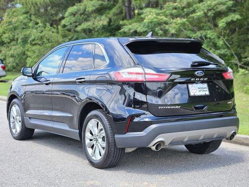 Black Metallic 2024 Ford Edge Titanium