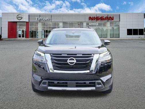 Super Black 2024 Nissan Pathfinder SL