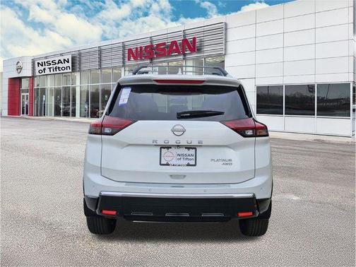 Everest White P 2026 Nissan Rogue Platinum