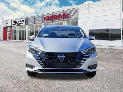 Brilliant Silver Metallic 2025 Nissan Versa 1.6 SV