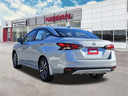 Brilliant Silver Metallic 2025 Nissan Versa 1.6 SV