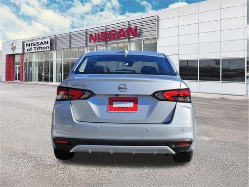Brilliant Silver Metallic 2025 Nissan Versa 1.6 SV