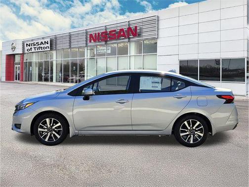 Brilliant Silver Metallic 2025 Nissan Versa 1.6 SV
