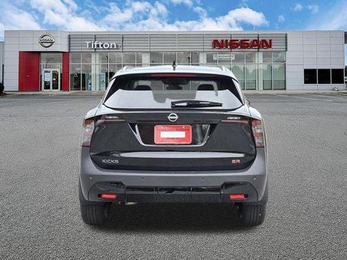 Super Black 2026 Nissan Kicks SR