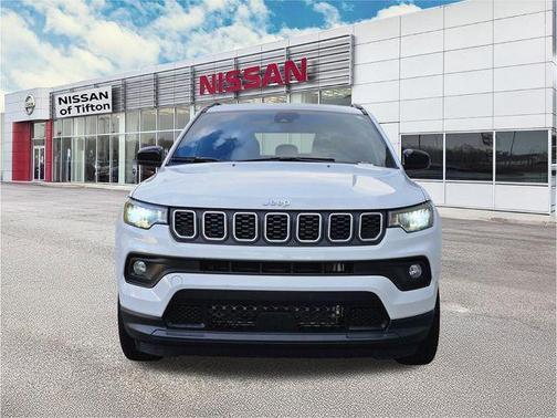 Bright White Clearcoat 2025 Jeep Compass Latitude